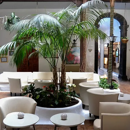 Hotel Monopol 3*