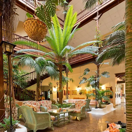 Monopol Hotel