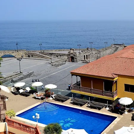 Monopol Hotell 3*